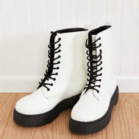 WeeBoo Big Steps Platform Combat Boots - Picture 10 of 10